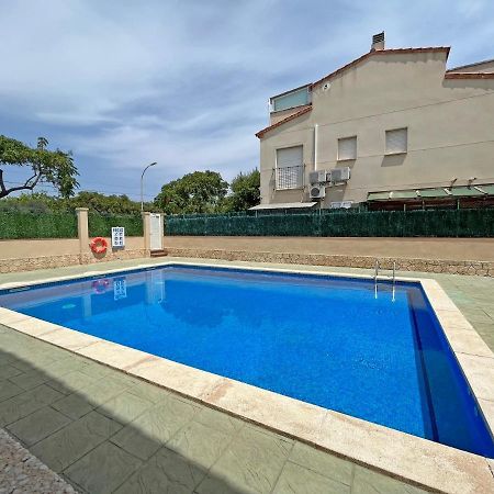 Casa En Vilafortuny Con Barbacoa Piscina Comunitaria Кембрилс Екстериор снимка