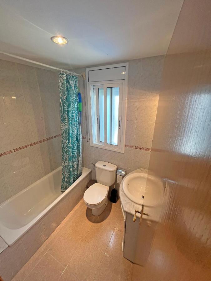Casa En Vilafortuny Con Barbacoa Piscina Comunitaria Кембрилс Екстериор снимка