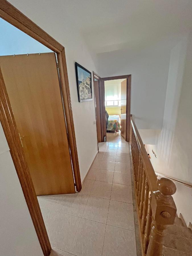 Casa En Vilafortuny Con Barbacoa Piscina Comunitaria Кембрилс Екстериор снимка